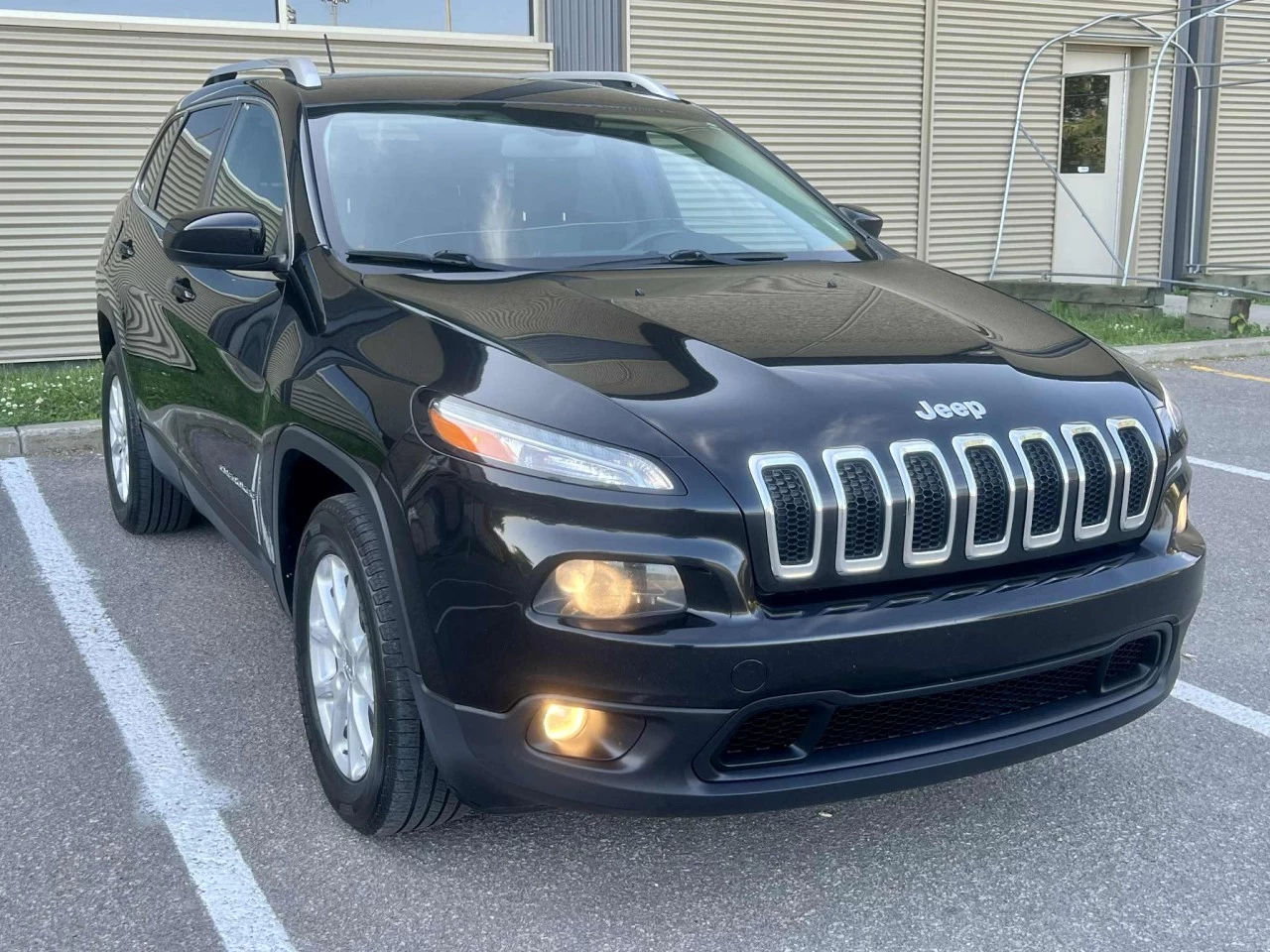 2014 JEEP CHEROKEE EDITION NORTH + V6 + 4X4 + 5 PASSAGERS + 196750 KM + PAS DE ROUILLE A1  Image principale