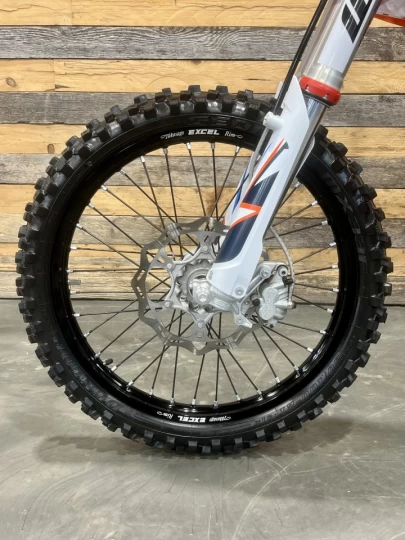 2022 KTM 450 SX-F EFI + SEULEMENT 23 HR + 4 TEMPS + RARE & CONDITION A1 