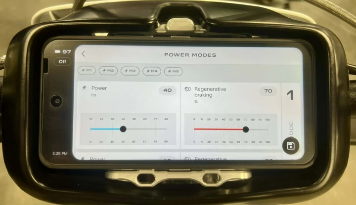 2025 STARK FUTURE VARG EX 60 HP @ 80 HP + LÉGALE SUR LA ROUTE + NEUF 0 KM + GARANTIE 2 ANS 