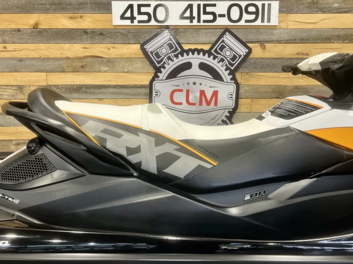 2012 BRP SEA-DOO RXT 260 HP IS = SUSPENSION INTELLIGENTE + SEULEMENT 117 HR + 3 PASSAGERS + MODELE RARE + 