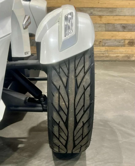 2015 BRP CAN-AM SPYDER RT-S SE-6 (SEMI-AUTOMATIQUE) + ROTAX 1330 cc ACE EFI + 63044 KM 