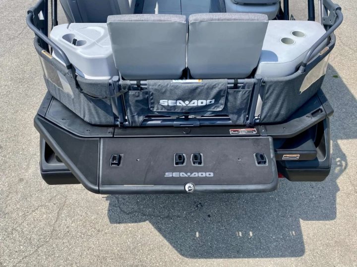 2022 BRP SEA-DOO SWITCH CRUISE 18' + ROTAX 230 HP + IBR + VTS + IDF + GPS + JL AUDIO PREMIUM + TOIT BIMINI + REMORQUE + 43 HR + A1 