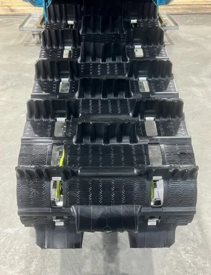 2020 BRP SKI-DOO SUMMIT X 850 E-TEC SHOT 165'' + SEULEMENT 2328 KM + PONT NEUF 0 KM + CONDITION A1 