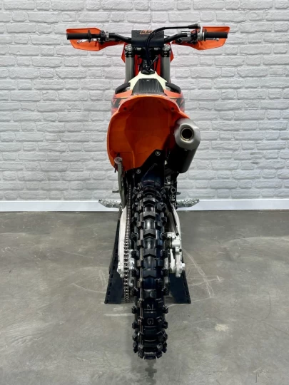2025 KTM 250 XC-F EFI + 4 TEMPS + SEULEMENT 32 HR + IMPECCABLE & COMME NEUF A1 