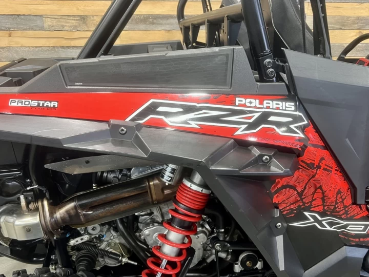 2018 POLARIS RZR XP 1000 EFI + 4X4 + EPS + BEAUCOUP D'OPTIONS $$$ + CONDITION A1 