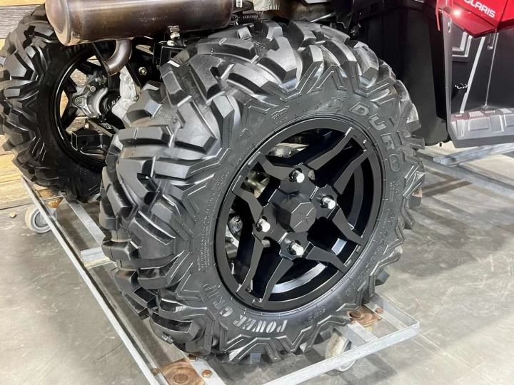 2023 POLARIS SPORTSMAN 570 EFI EDITION TRAIL + 4X4 + EPS + SEULEMENT 195 KM + TREUIL & PARE CHOC HD 