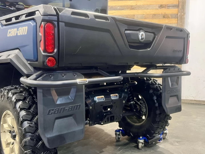 2025 BRP CAN-AM DEFENDER MAX CREW HD-10 LIMITED + 4X4 + DPS + HVAC + AUDIO + 5200 KM + GARANTIE + RARE & A1 