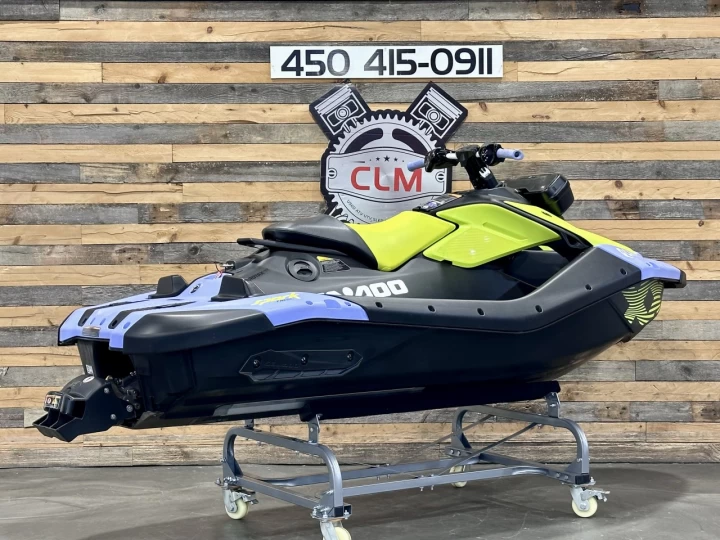 2024 BRP SEA-DOO SPARK TRIXX + IBR + VTS + PREMIUM AUDIO + SEULEMENT 12 HR + COULEUR RARE & A1 