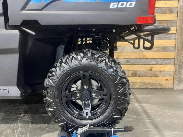 2023 CF MOTO U-FORCE 600 EFI + 4X4 + EPS + SEULEMENT 337 KM + BEAUCOUP D'ÉQUIPEMENTS $$$ + GARANTIE 