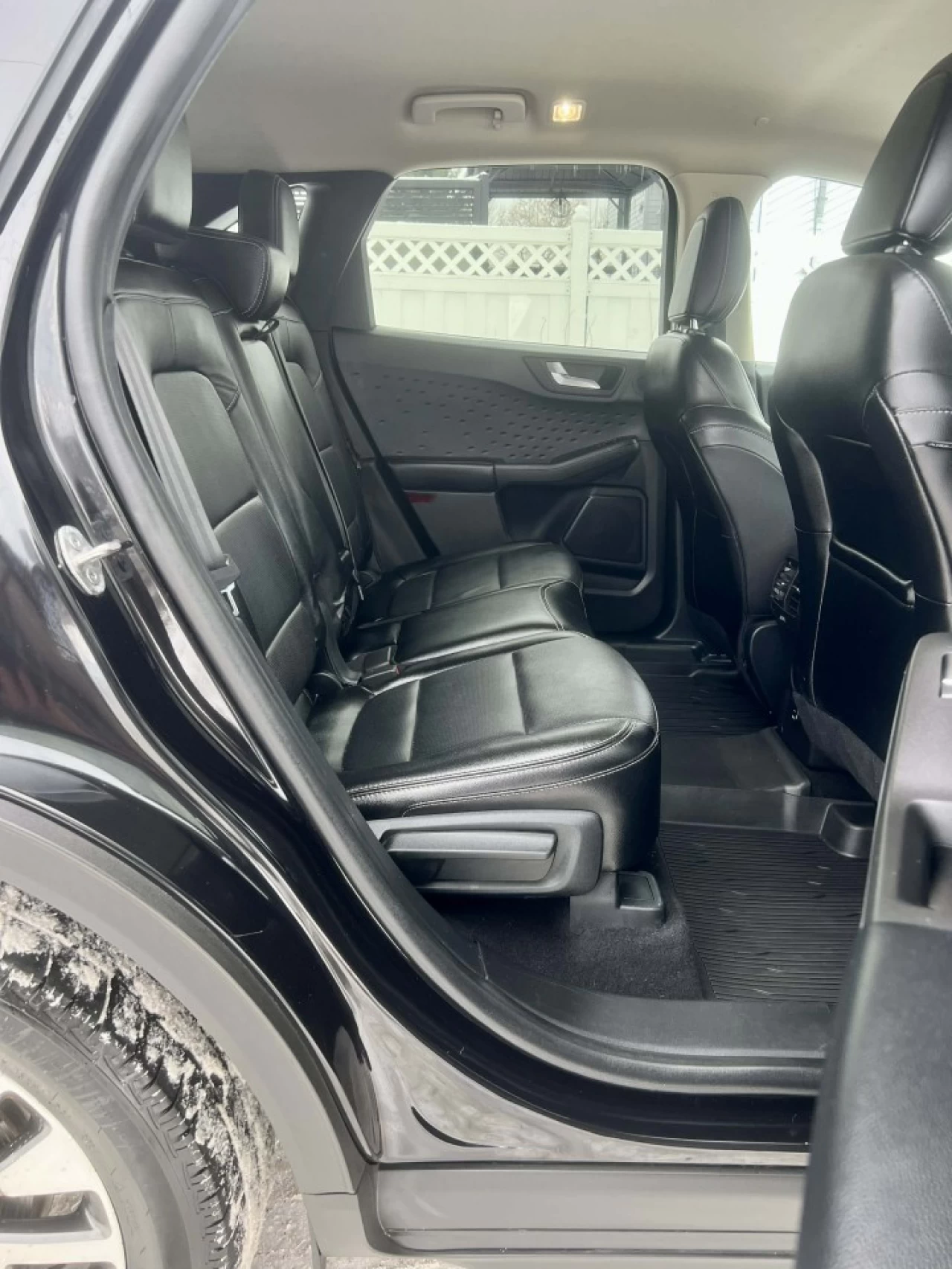 2020 FORD ESCAPE TITANIUM HYBRIDE AWD + 91150 KM + MODELE LUXUEUX & TOUTE ÉQUIPÉE  Image principale