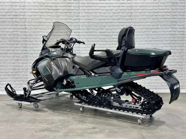 BRP SKI-DOO GRAND TOURING L.E = LIMITED EDITION + ENSEMBLE LUXE + 900 ACE EFI 137'' AIR RIDE + ECRAN 10'' + SEULEMENT 478 KM + RARE & A1  2024