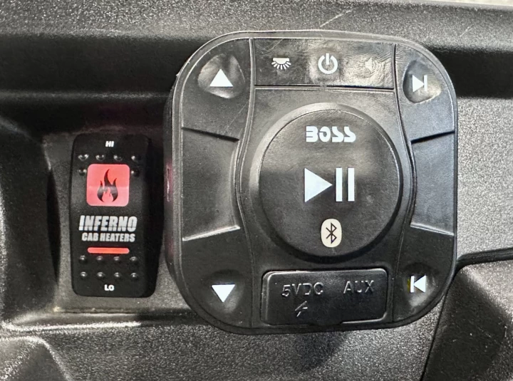 2016 POLARIS RZR XP 1000 EFI + 4WD + E.P.S + FOX + AUDIO + CABINE FERMÉ + CHAUFFAGE + RARE & A1 