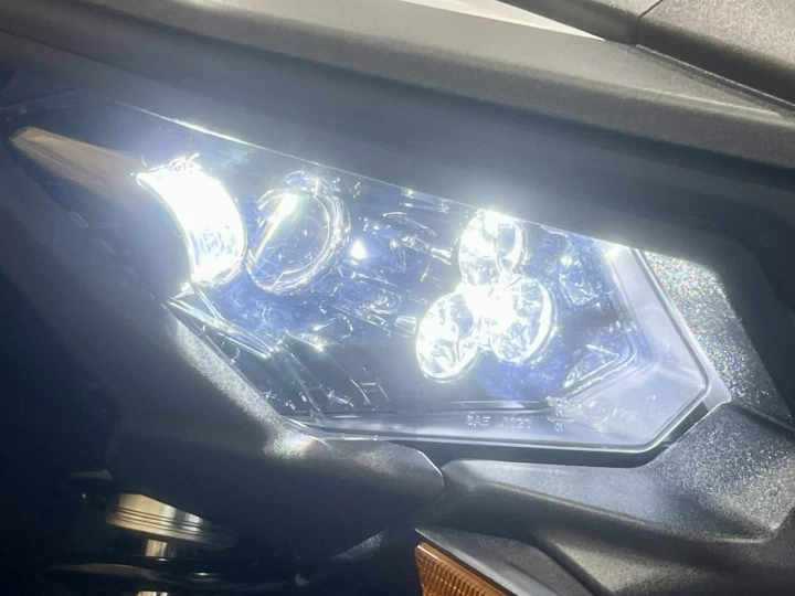 2023 BRP CAN-AM MAVERICK MAX X3 DS TURBO 135 HP + DPS + 4X4 + SEULEMENT 375 KM + CONDITION A1 