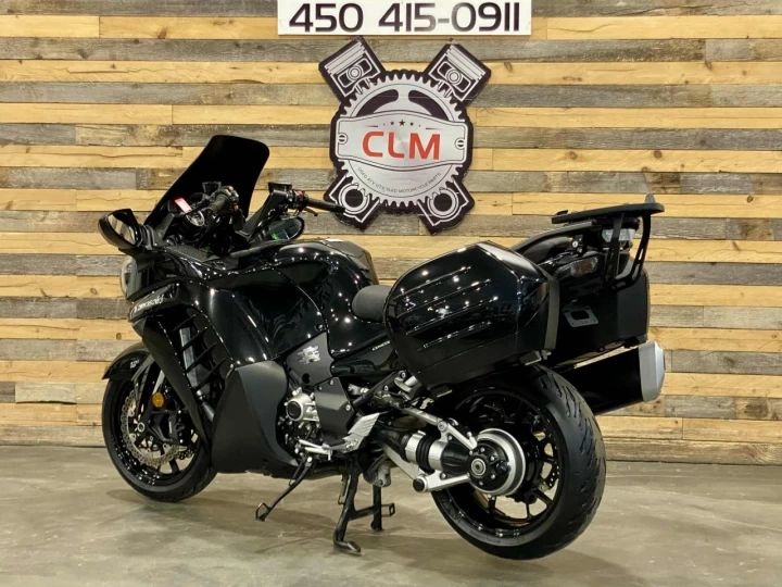 2015 KAWASAKI CONCOURS 14 ABS + SEULEMENT 32865 KM + SACCOCHE + PARE-BRISE GIVI 