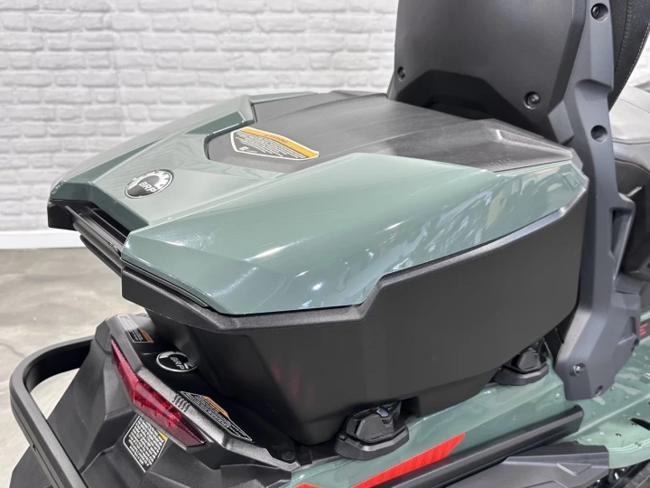 2024 BRP SKI-DOO GRAND TOURING L.E = LIMITED EDITION + ENSEMBLE LUXE + 900 ACE EFI 137'' AIR RIDE + ECRAN 10'' + SEULEMENT 478 KM + RARE & A1 