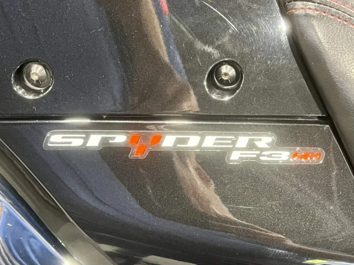 2015 BRP CAN-AM SPYDER F3-S + SE-6 (SEMI-AUTOMATIQUE) + SEULEMENT 28382 KM + CONDITION A1 