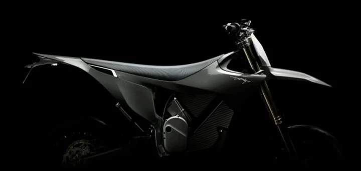 2026 STARK FUTURE VARG SM - SUPERMOTO 100% VE - ELECTRIQUE LEGALE SUR LA ROUTE+ 60 H.P @ 80 H.P + GARANTIE 2 ANS 