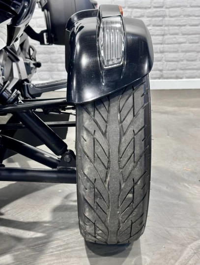 2023 BRP CAN-AM SPYDER F3 SE-6 = SEMI-AUTOMATIQUE + ROTAX 1330 ACE EFI + SEULEMENT 18205 KM + TOUT NOIR + RARE & A1 