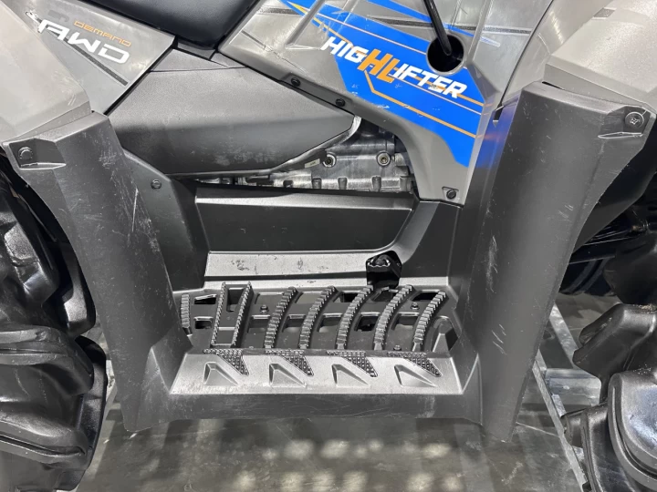 2023 POLARIS SPORTSMAN 850 EFI H.O ÉDITION HIGH LIFTER + 4WD + BAS KM 2490 KM + COULEURS RARE 