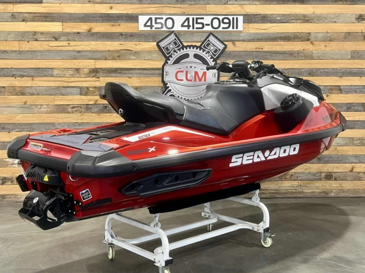 2024 BRP SEA-DOO RXP-X 300 H.P + IBR + VTS + AUDIO PREMIUM + SEULEMENT 7 HR + BANC 1 & 2 PASSAGER + RARE & A1 