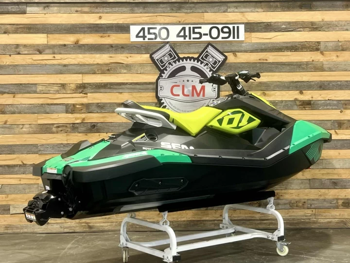 2020 BRP SEA-DOO SPARK TRIXX 2UP + IBR + VTS + SEULEMENT 18 HR + RARE & CONDITION A1 