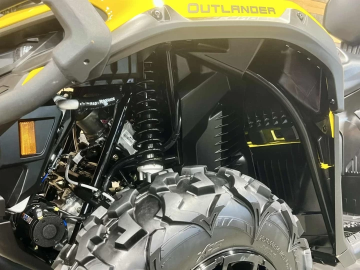 2024 BRP CAN-AM OUTLANDER MAX XT 700 EFI + DPS + 4X4 + SEULEMENT 348 KM + CONDITION A1 