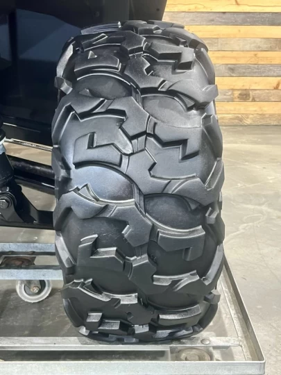 2025 BRP CAN-AM COMMANDER 700 EFI + 4X4 + DPS + BAS KM + 2 X EN INVEMTAIRE 