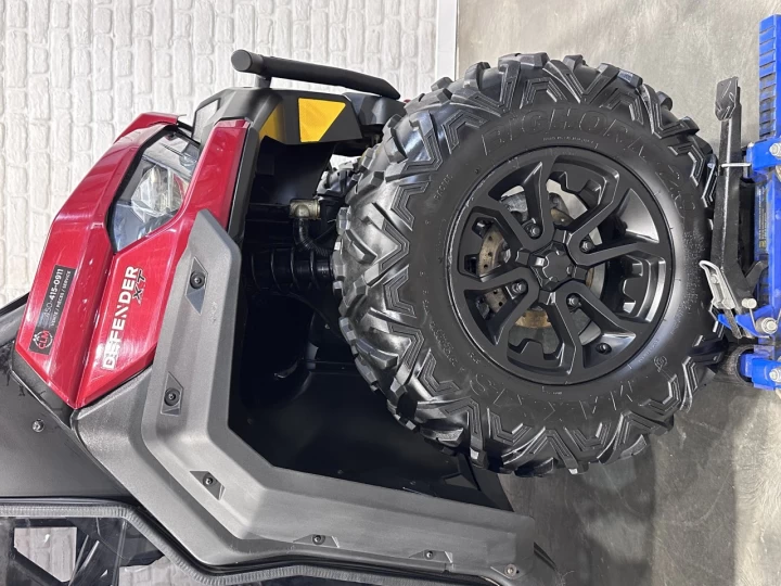 2016 BRP CAN-AM DEFENDER XT HD-10 EFI + 4WD + DPS + CABINE + CHAUFRETTE + 11130 KM + RARE & A1 