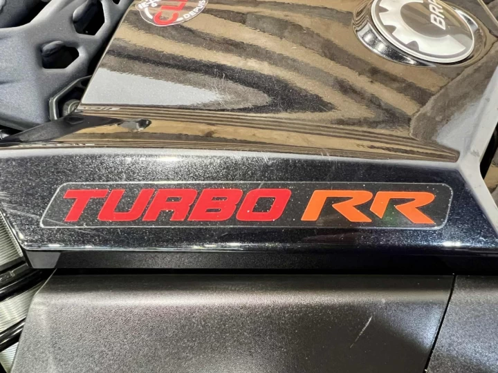 2024 BRP CAN-AM MAVERICK X3 X-RC TURBO RR 200 HP + DPS + 4X4 + 64'' + FOX QS3 + 4351 KM 