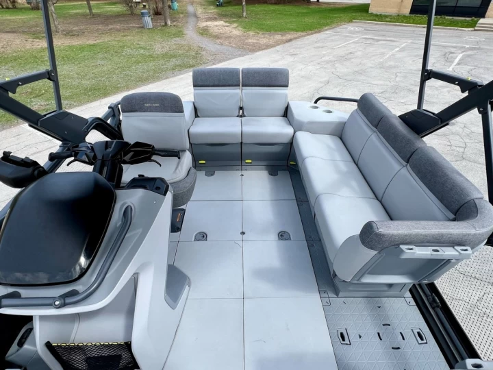 2024 BRP SEA-DOO SWITCH CRUISE 18' 230 HP + IBR + VTS + IDF + GPS + AUDIO + BIMINI + REMORQUE DLX 