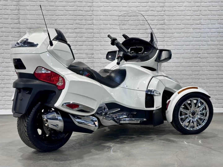 2018 BRP CAN-AM SPYDER RT LIMITED + SE-6 (SEMI-AUTOMATIQUE) + ROTAX 1330 EFI + ENSEMBLE CHROME + RARE & A1 