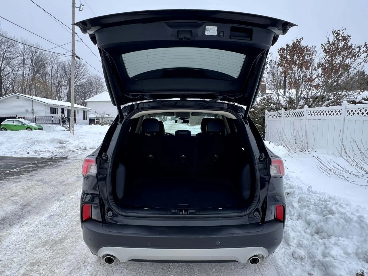2020 FORD ESCAPE TITANIUM HYBRIDE AWD + 91150 KM + MODELE LUXUEUX & TOUTE ÉQUIPÉE  Image principale