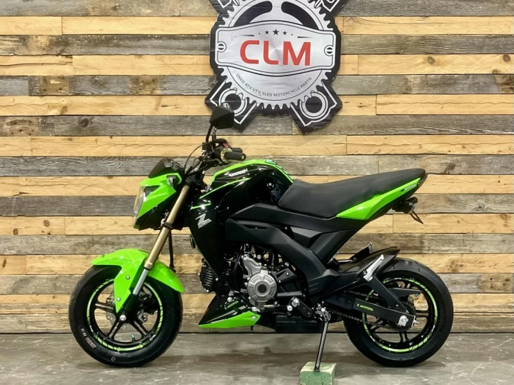 2017 KAWASAKI Z125 PRO + 4 VITESSES + SEULEMENT 4394 KM + RARE & CONDITION A1 