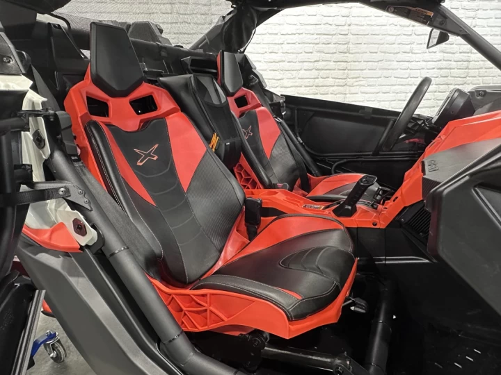 2021 BRP CAN-AM MAVERICK X3 X-RC TURBO + 4WD + DPS + FOX + AUDIO + 64'' + SEULEMENT 3576 KM 