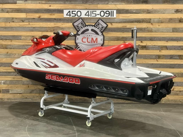 BRP SEA-DOO EDITION WAKE ROTAX 4-TEC 155 HP + 3 PASSAGERS + TOUR A SPORT NAUTIQUE + SEULEMENT 163 HR  2006