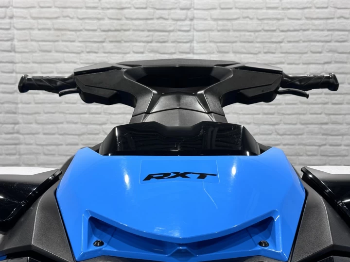 2019 BRP SEA-DOO RXT 230 HP + IBR + VTS + 3 PASSAGERS + 131 HR SEULEMENT + RARE & A1 