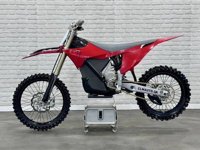 STARK FUTURE VARG 1..2 MX ALPHA 80 H.P + 100% VE-MOTOCROSS ELECTRIQUE + UNITÉ DÉMO 70 HR + GARANTIE 2028 + RARE & A1  2026