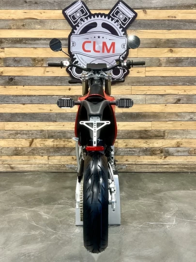 2026 STARK FUTURE VARG SM - SUPERMOTO 100% VE - ELECTRIQUE LEGALE SUR LA ROUTE+ 60 H.P @ 80 H.P + GARANTIE 2 ANS 