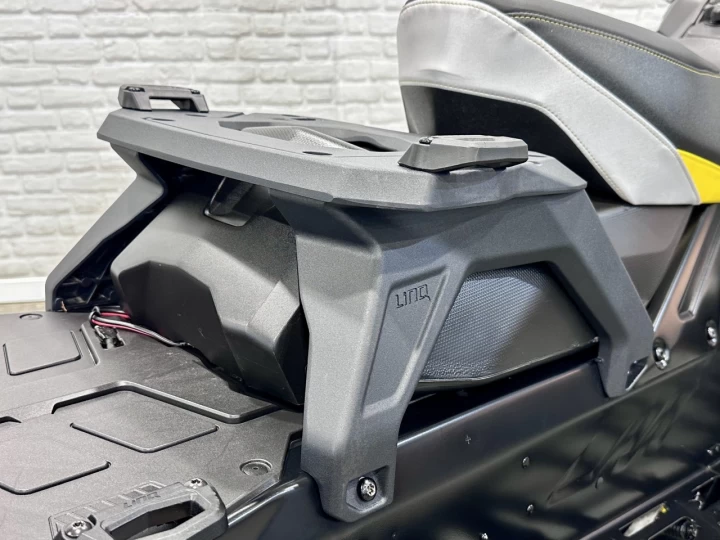 2024 BRP SKI-DOO RENEDAGE ADRENALINE AVEC ENSEMBLE ENDURO 9AA cc ACE EFI 137'' + SEULEMENT 2951 KM + ECRAN 10'' + REV GEN5 + RARE & A1 