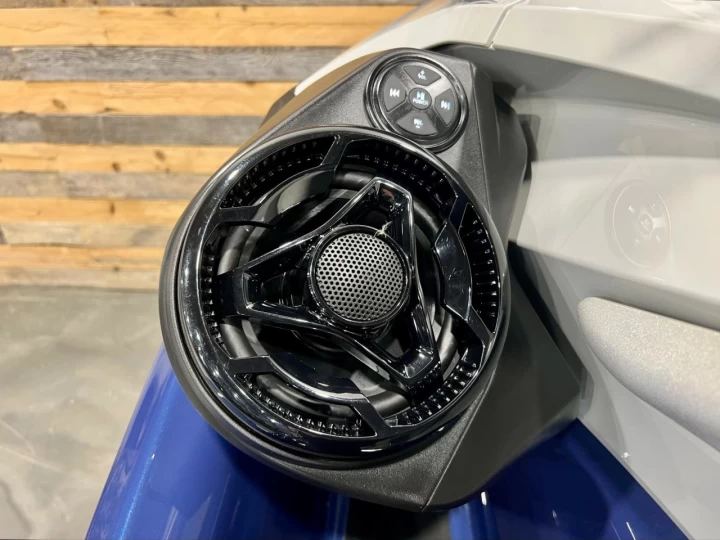 2023 BRP SEA-DOO GTX LIMITED 300 H.P + IBR + VTS + IDF + AUDIO PREMIUM + ENSEMBLE TECH + 3 PLACES + SEULEMENT 51 HR 