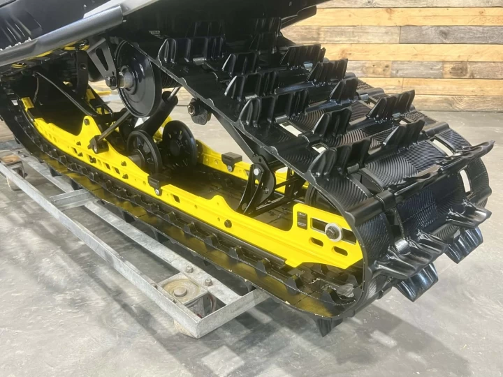 2023 BRP SKI-DOO SUMMIT NEO+ PREMIUM 600 EFI 55 H.P 146'' + SEULEMENT 1035 KM + REV GEN4 + RARE & CONDITION A1 