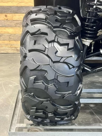 2023 BRP CAN-AM OUTLANDER MAX 700 XT EFI + DPS + 4X4 + 742 KM SEULEMENT + TREUIL + MAGS 