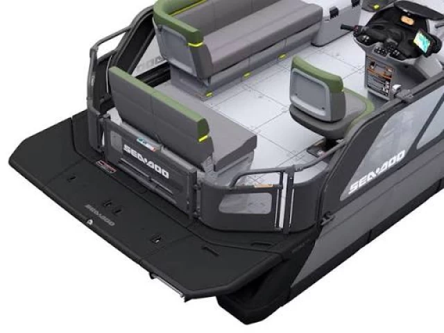 BRP SEA-DOO SWITCH 18' EDITION FISH 170 H.P + IBR + IDF + AUDIO + GPS + TOIT BIMINI + REMORQUE + SEULEMENT 4 HR  2025