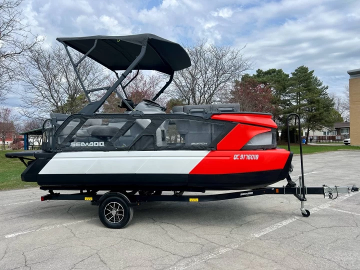 2024 BRP SEA-DOO SWITCH CRUISE 18' 230 HP + IBR + VTS + IDF + GPS + AUDIO + BIMINI + REMORQUE DLX 