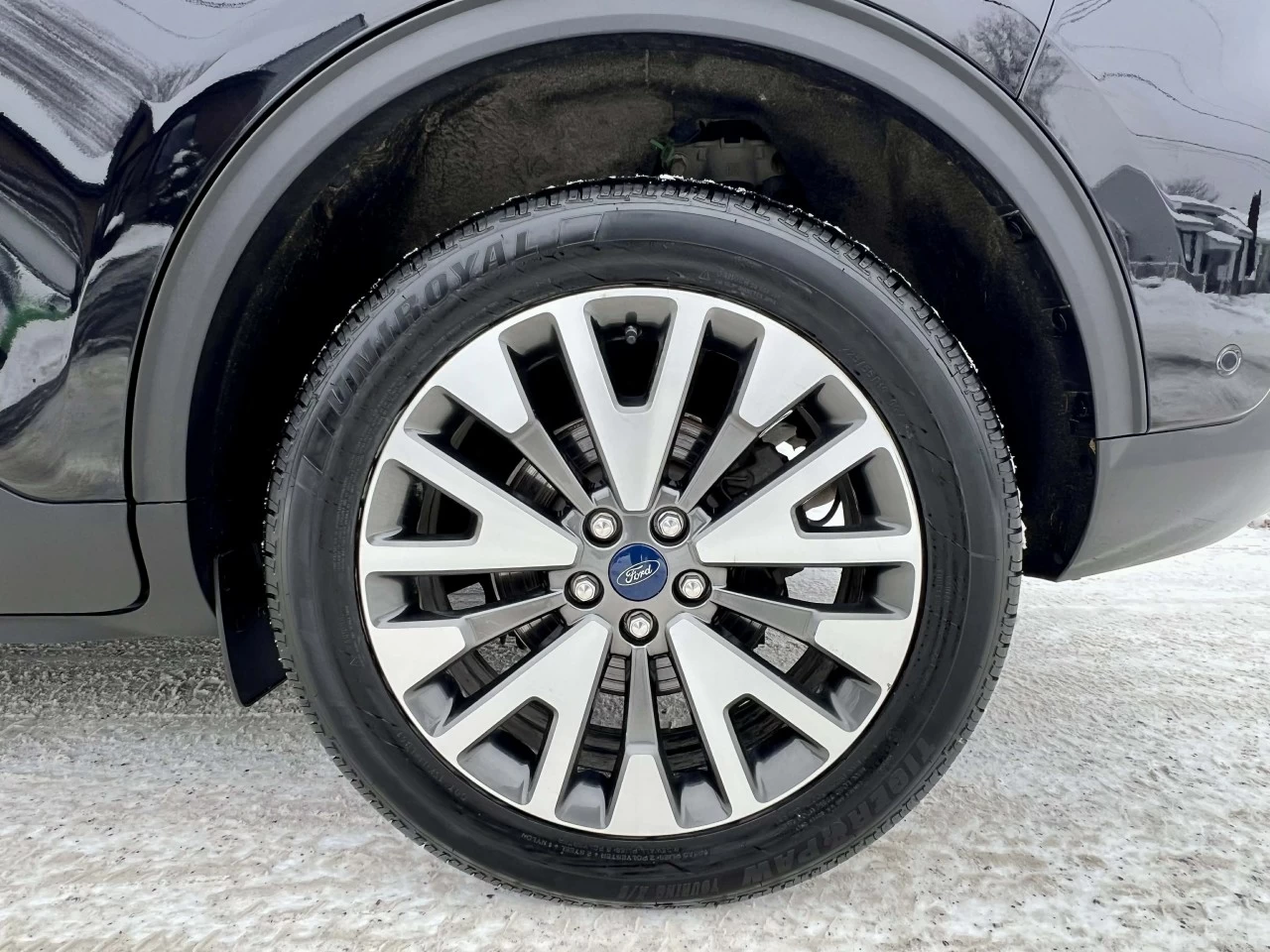 2020 FORD ESCAPE TITANIUM HYBRIDE AWD + 91150 KM + MODELE LUXUEUX & TOUTE ÉQUIPÉE  Image principale