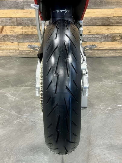 2026 STARK FUTURE VARG SM - SUPERMOTO 100% VE - ELECTRIQUE LEGALE SUR LA ROUTE+ 60 H.P @ 80 H.P + GARANTIE 2 ANS 