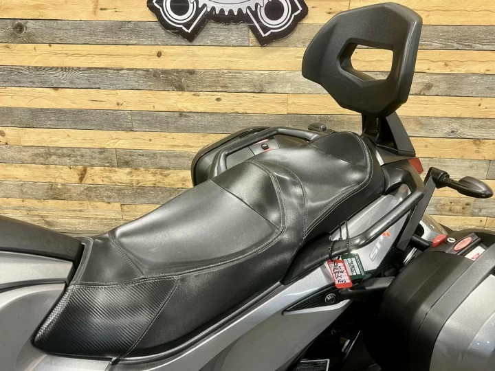 2013 BRP CAN-AM SPYDER ST-S / SE-5 (SEMI-AUTOMATIQUE) + SEULEMENT 30505 KM + CONDITION A1 