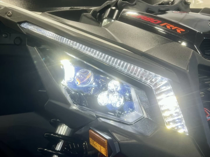 2024 BRP CAN-AM MAVERICK X3 X-RC TURBO ''RR'' 200 H.P + DPS + 4WD + 64'' + FOX + SEULEMENT 3784 KM + RARE & A1 