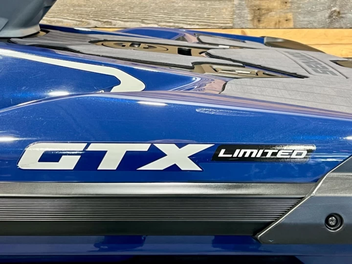 2023 BRP SEA-DOO GTX LIMITED 300 H.P + IBR + VTS + IDF + AUDIO PREMIUM + ENSEMBLE TECH + 3 PLACES + SEULEMENT 51 HR 