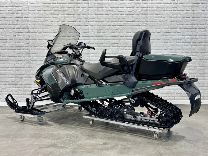 2024 BRP SKI-DOO GRAND TOURING L.E = LIMITED EDITION + ENSEMBLE LUXE + 900 ACE EFI 137'' AIR RIDE + ECRAN 10'' + SEULEMENT 478 KM + RARE & A1 